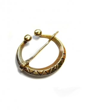 906 Brass brooch 10th-12th...