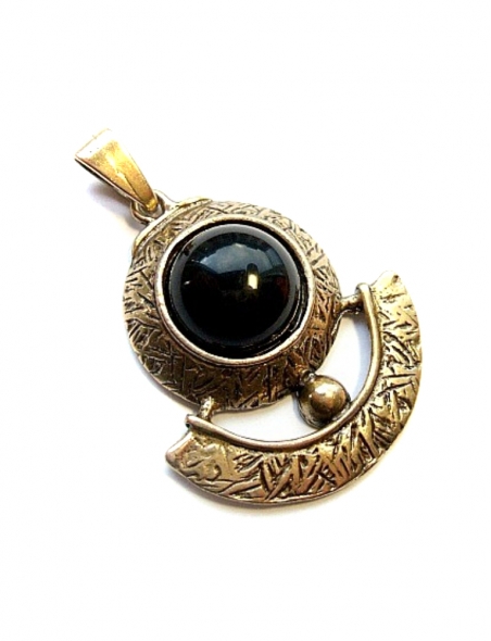 798 Brass pendant with Onyx