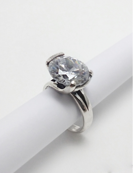 438 Silver ring with Zircon Ag 925