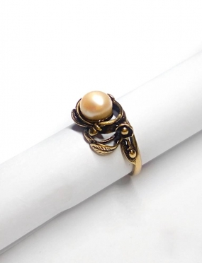 1938 Brass ring with Freshwater Pearl