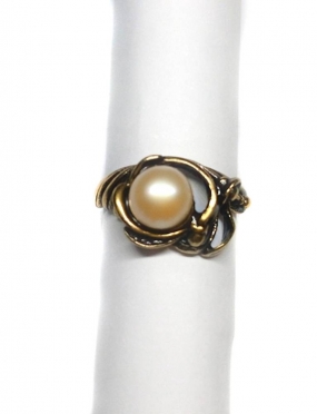 1938 Brass ring with Freshwater Pearl