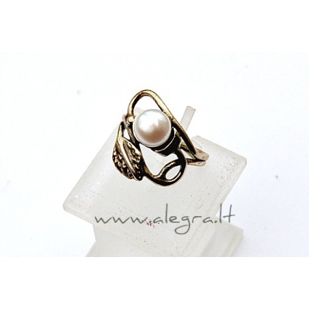 1552 Brass ring with Freshwater Pearl