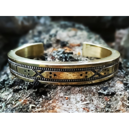 2276 Brass bracelet