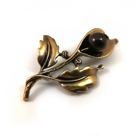 2386 Brass brooche